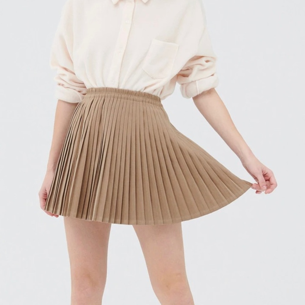 Pleated skirt